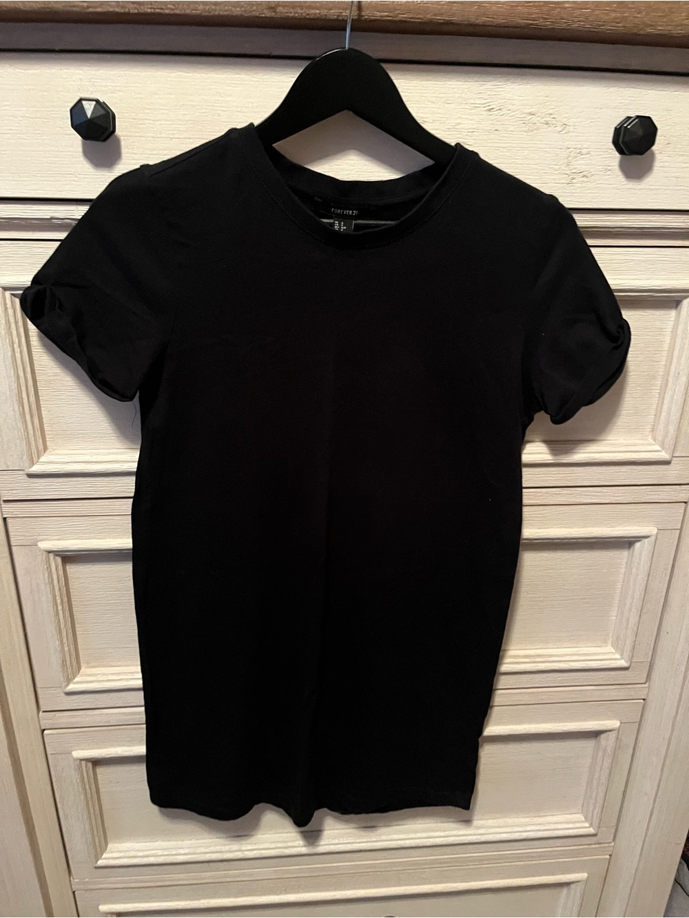 Classic Black Crewneck T-Shirt - Dress Forever 21